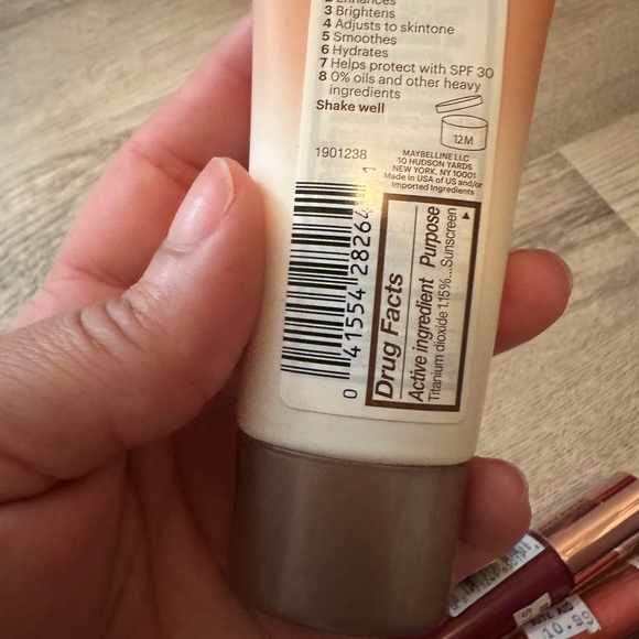 2 /$10 Maybelline BB Fresh skin tint Natural Finish Shade 120 - Picture 2 of 6